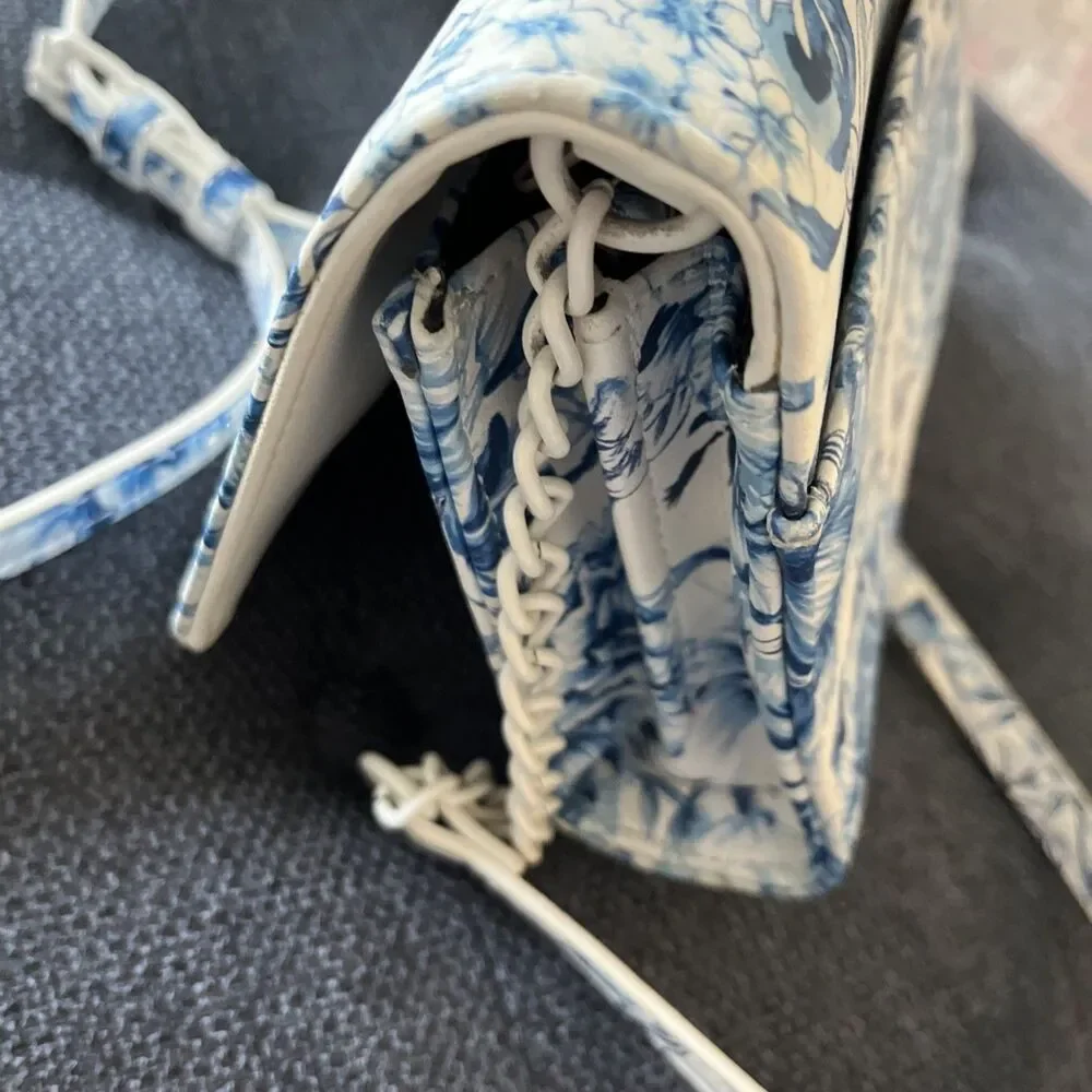 Betsey Johnson Blue/White Floral Crossbody purse w/ Chain Strap , white heart